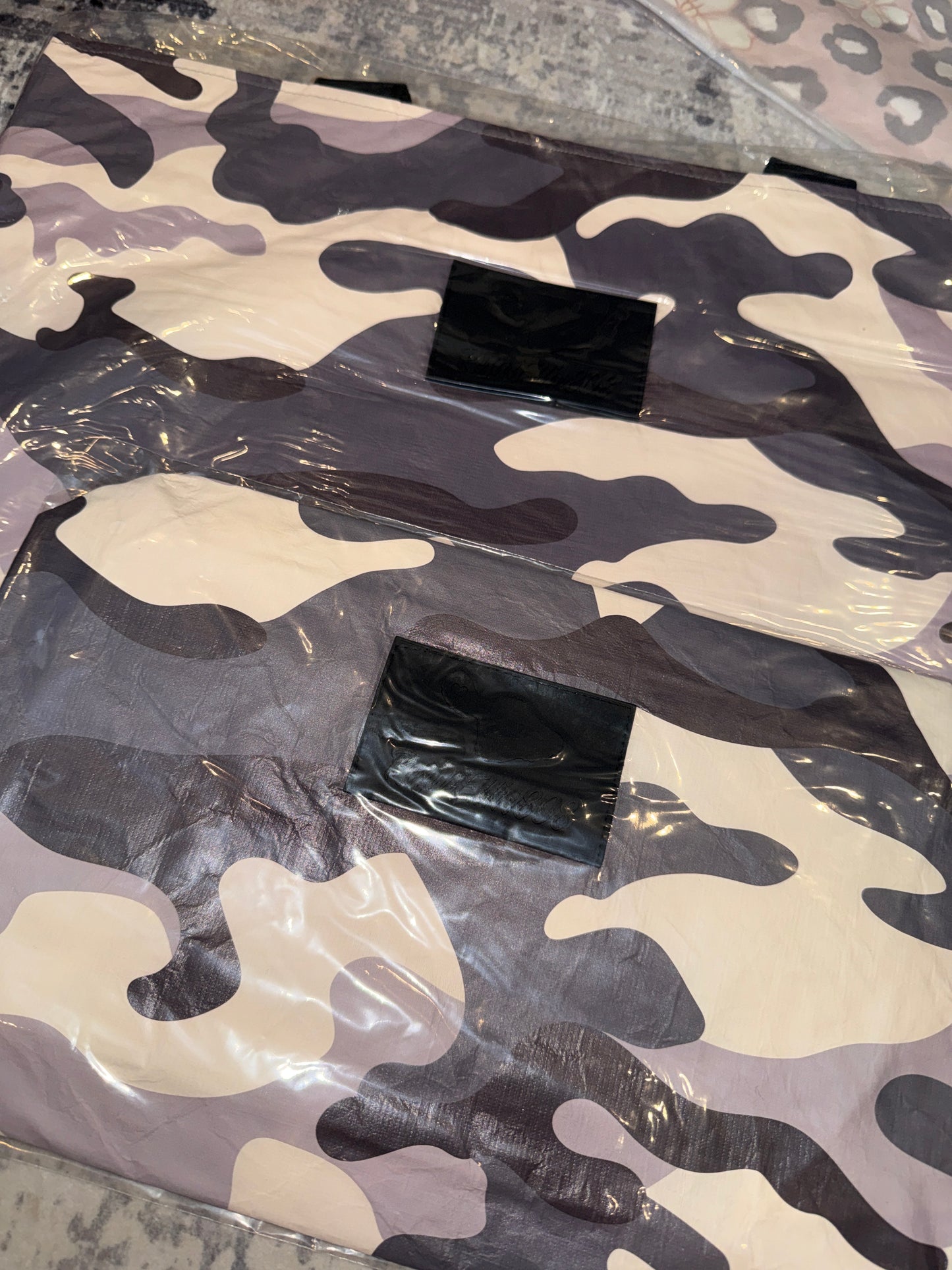 SALE TOTE AND MED POUCH TAUPE CAMO