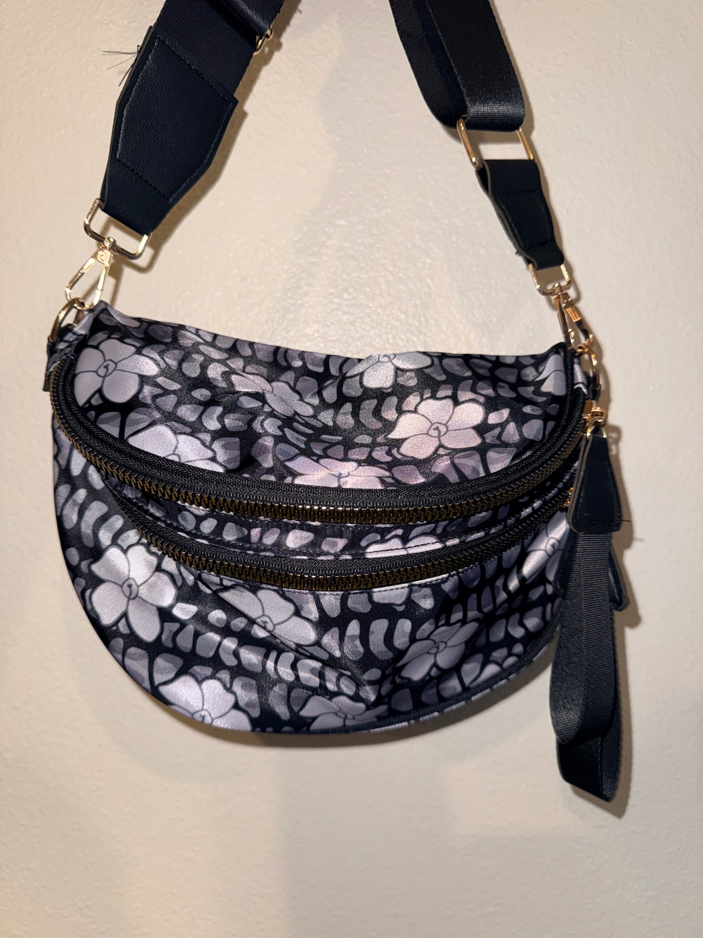 BELT BUM BAG CAMO HEBREW PUAKENIKENI (GOLD HARDWARE)