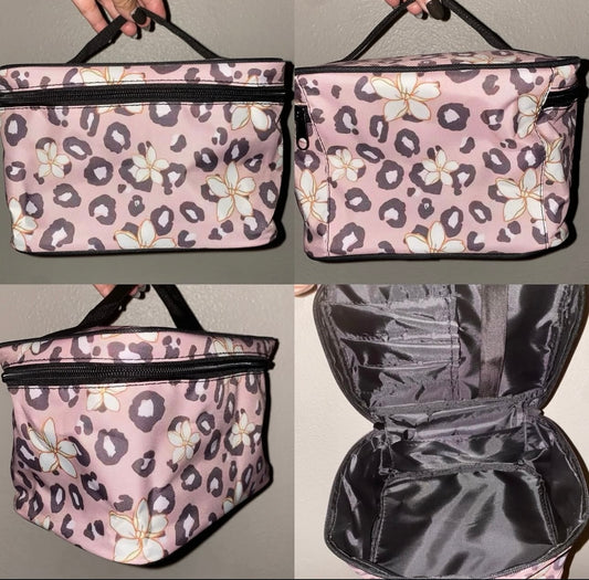 MAKE-UP CASE