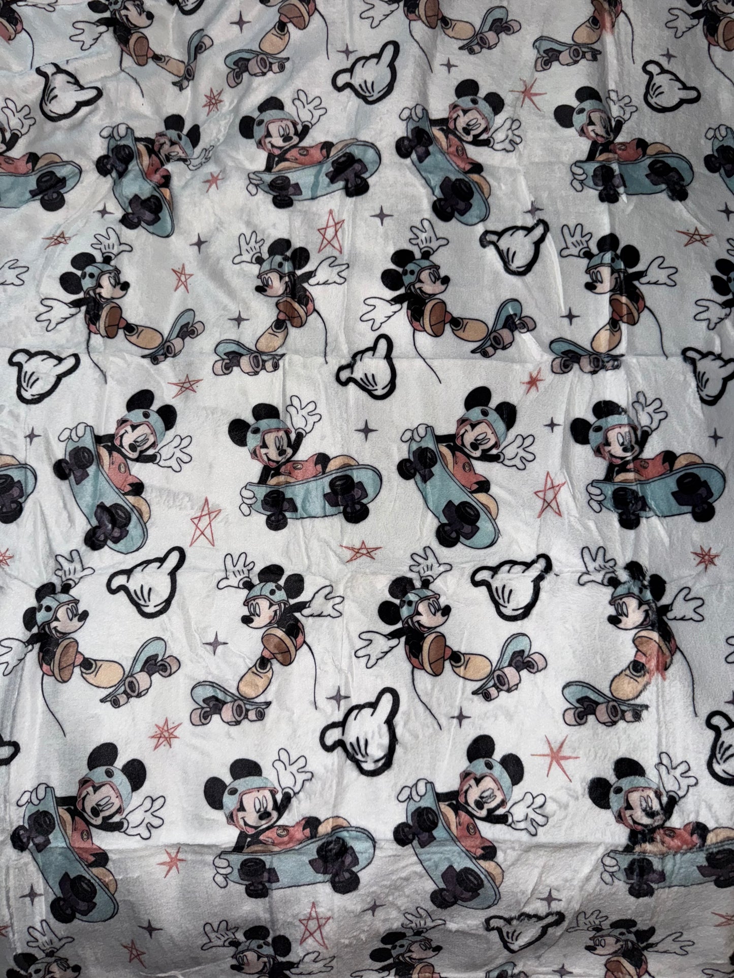 BLANKET SKATER MICKEY CHILD SIZE 40x50"