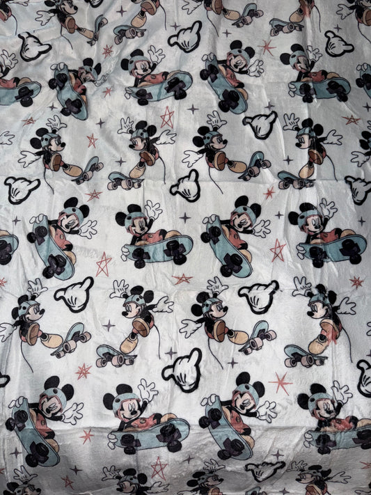 BLANKET SKATER MICKEY BABY/TODDLER SIZE 30x40"