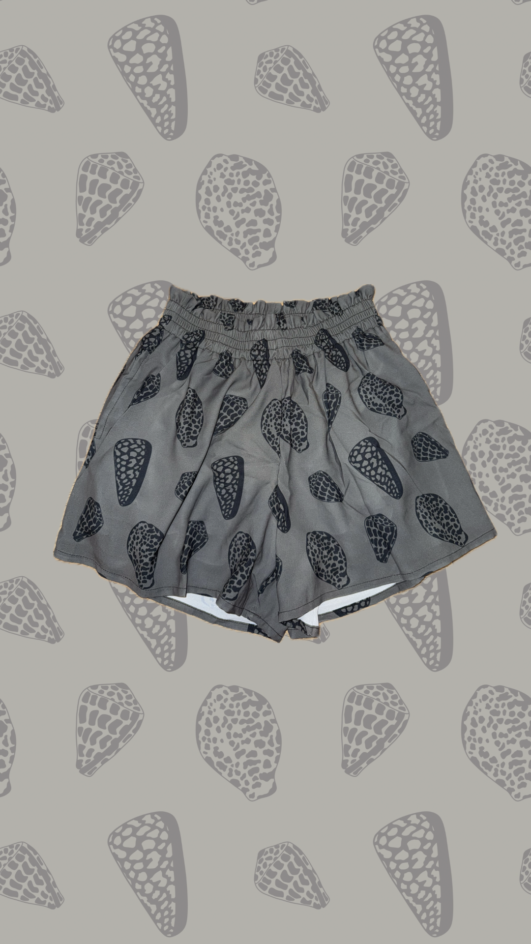 SUMMER SHORTS GRAY SHELLS