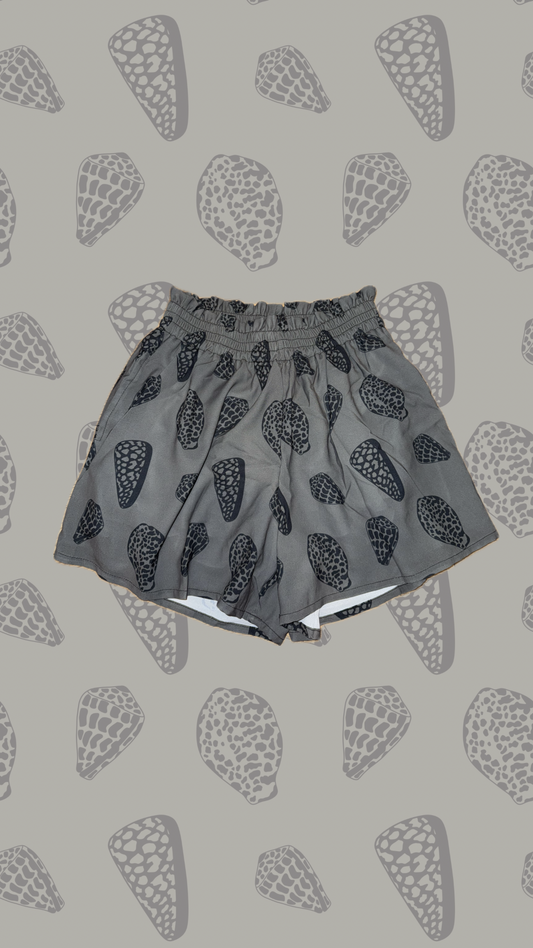 SUMMER SHORTS GRAY SHELLS