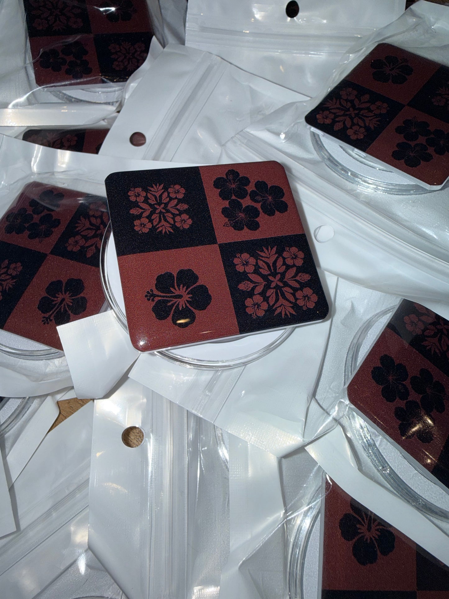 MAG SAFE PHONE GRIP HIBISCUS MOCHA